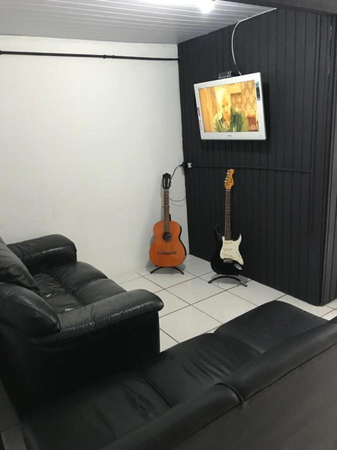 Hostel Banana House Бомбиняс Екстериор снимка
