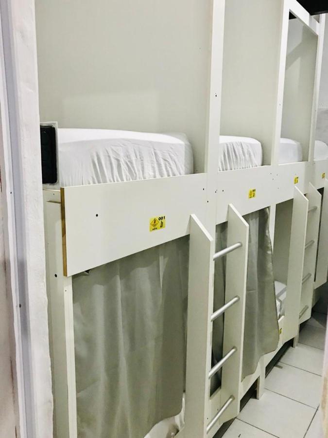 Hostel Banana House Бомбиняс Екстериор снимка
